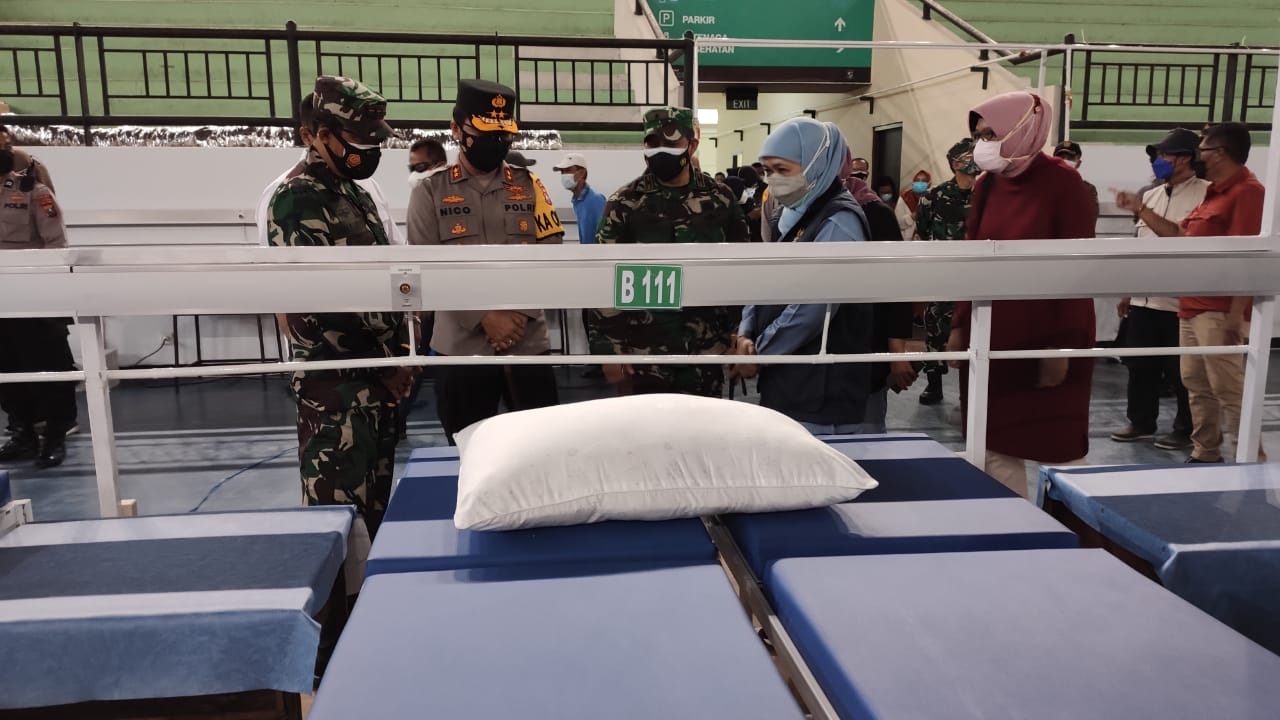 Forkopimda Jatim Cek Kesiapan RS Darurat Indoor di GBT Surabaya