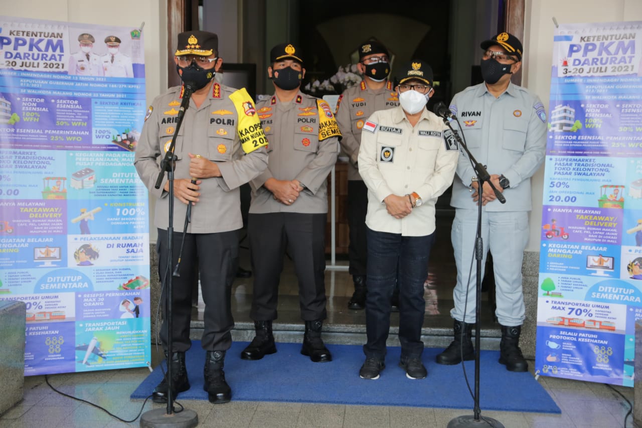 Kabaharkam Polri bersama Wakapolda Jatim Ajak Masyarakat Bersama-sama Tanggulangi covid-19