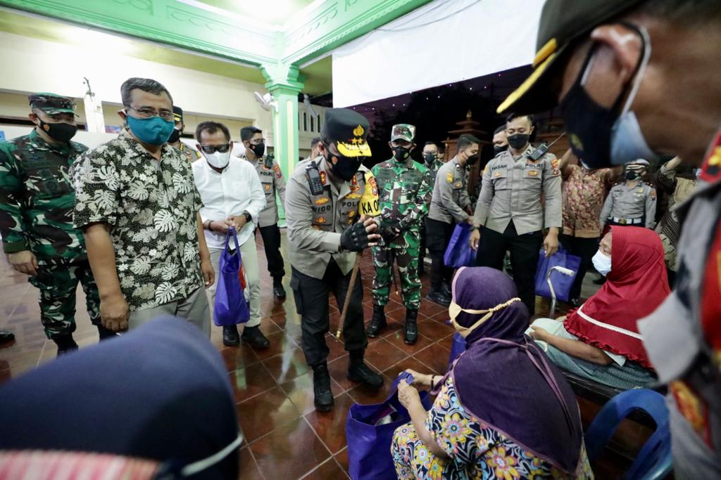 Forkopimda Jatim Cek Tempat Isoter dan 3T di Posko PPKM Sidoarjo