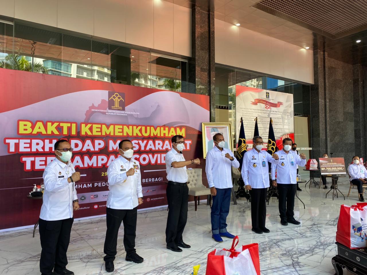 Menkumham Yasonna Laoly  Bagikan 46.614 Paket Sembako, Ini Kata Menkumham RI