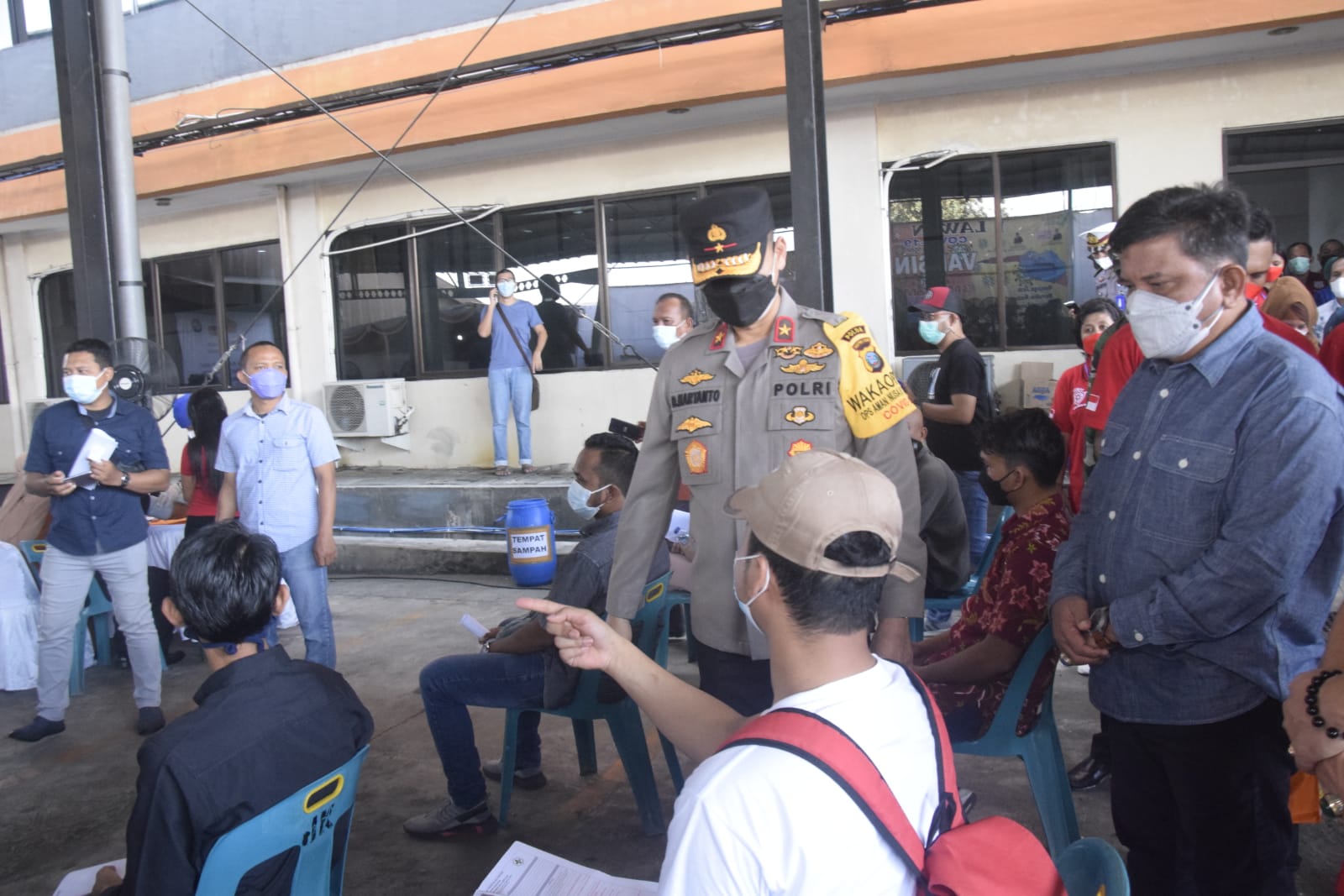 Waka Polda Sumut Tinjau Vaksinasi 3.000 Buruh dan Masyarakat Tahap II