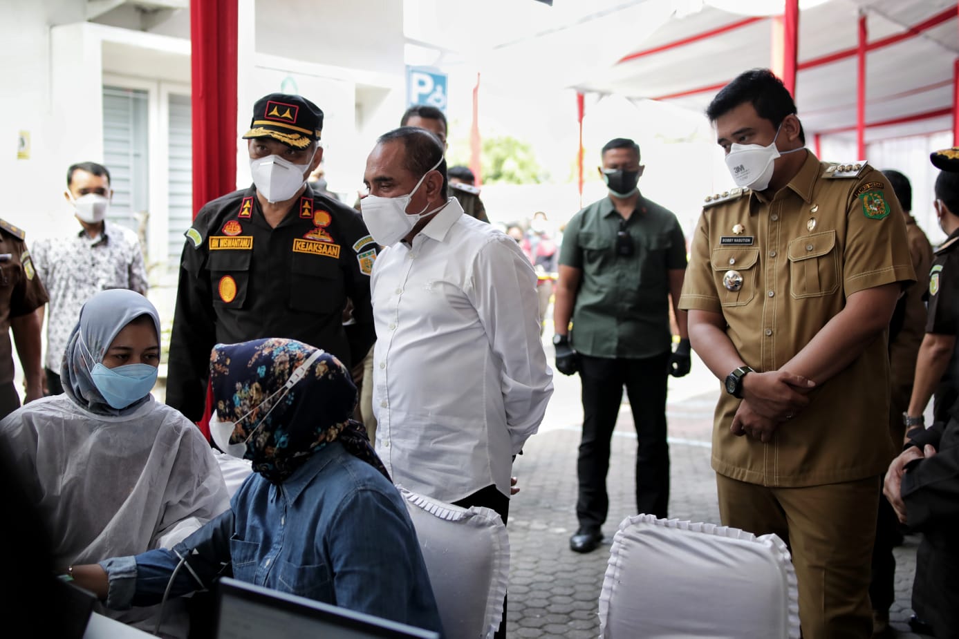 Tinjau Vaksinasi Massal di Kejatisu, Wali Kota Medan Apresiasi dan Berharap Herd Immunity akan Semakin Tercapai