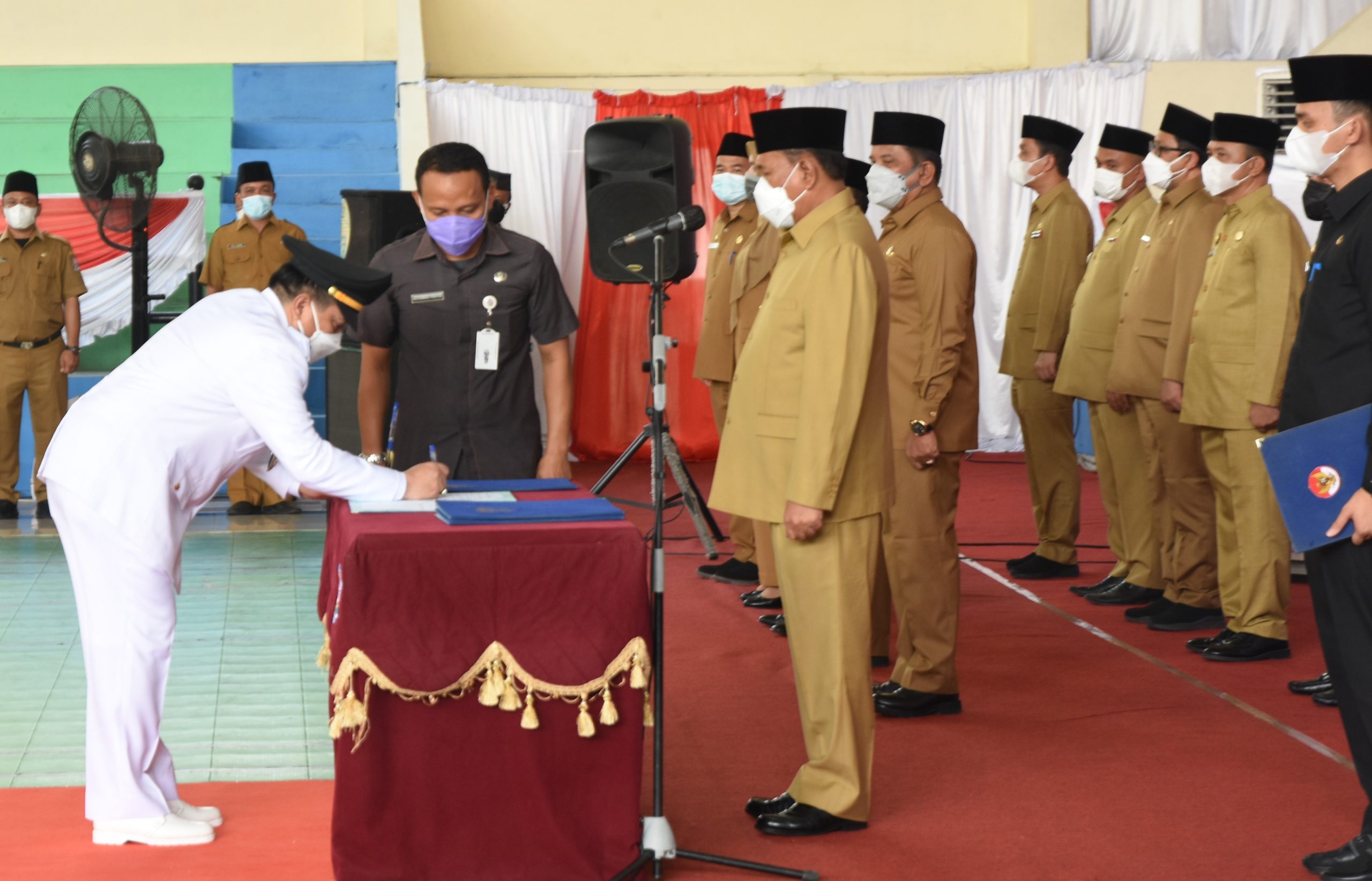 Bupati H Ashari Tambunan, Lantik  175 Pejabat