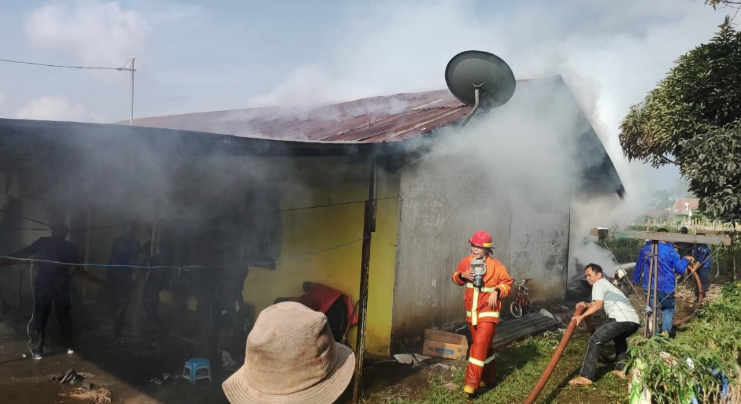 Dua rumah kontrakan di Sempajaya Ludes Terbakar, Kerugian Ratusan Juta Rupiah
