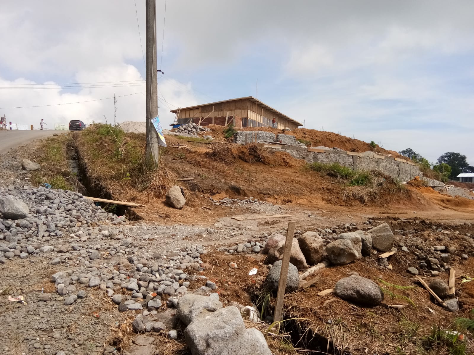 Bupati Karo Keluarkan Surati Kegiatan PT BUK Di Lahan Pertanian Puncak 2000 Siosar Karo