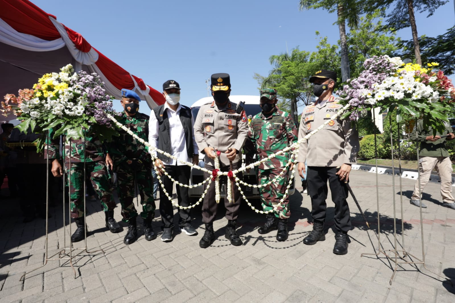 Kapolda Jatim Resmikan Mobil Vaksinasi Respon Cepat Karya Forkopimda Kota Surabaya