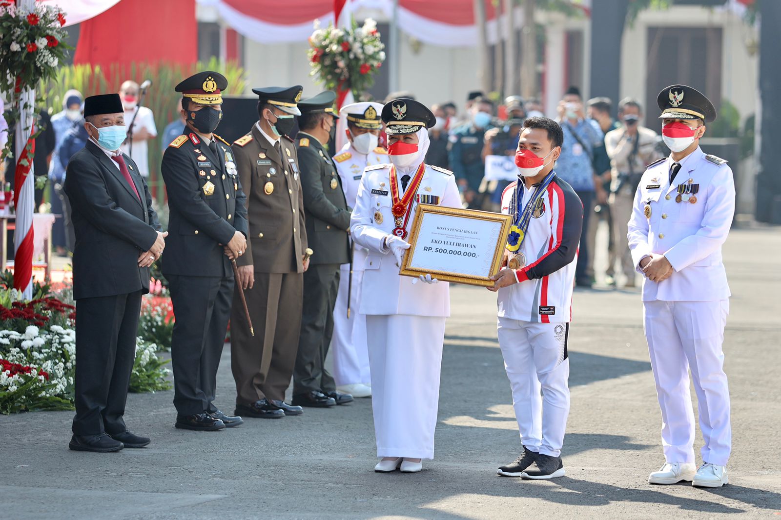 Upacara Peringati HUT RI ke 76, Dipimpin Langsung Oleh Gubernur Jatim