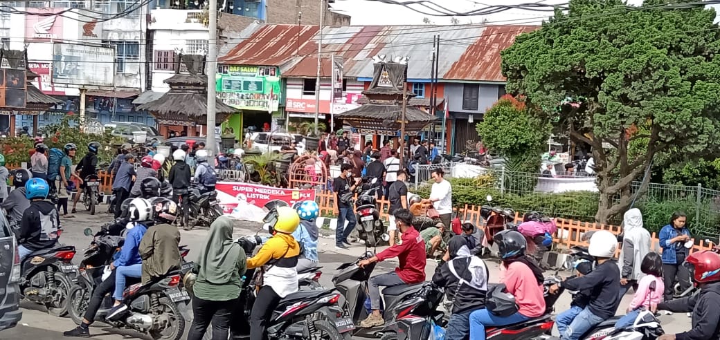 PPKM Level. Kota Berastagi Ramai