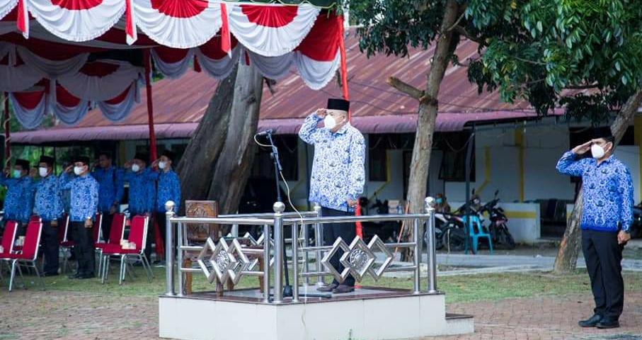 Sekdakab Labuhanbatu Bertindak Upacar Dalam Penurunan Sangsaka Merah Putih HUT RI Ke-76