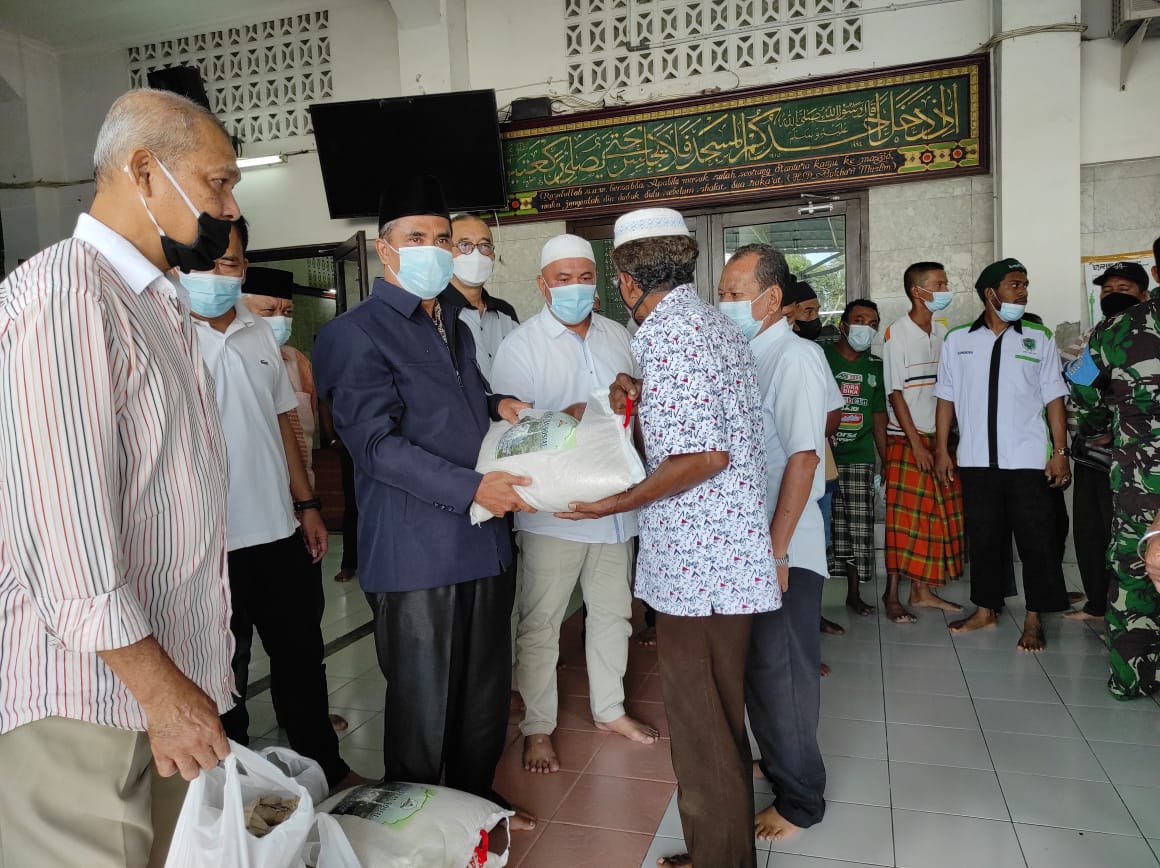 BKM Agung Medan Salurkan Bansos Untuk UMKN Terimbas Pandemi