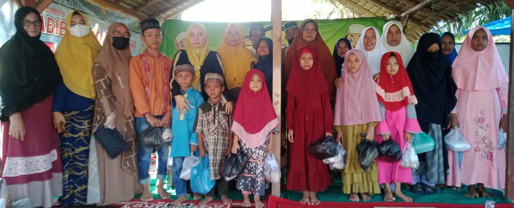 Pondok Mengaji Al-Hafidz Kec. Bilah Hilir Adakan Santunan Anak Yatim
