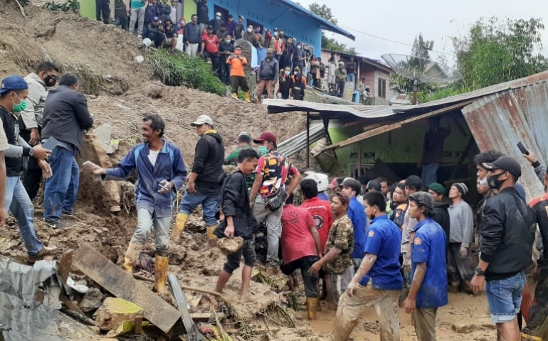 Longsor di Bukit Gundaling Berastagi, Satu Bangunan Cafe Hancur