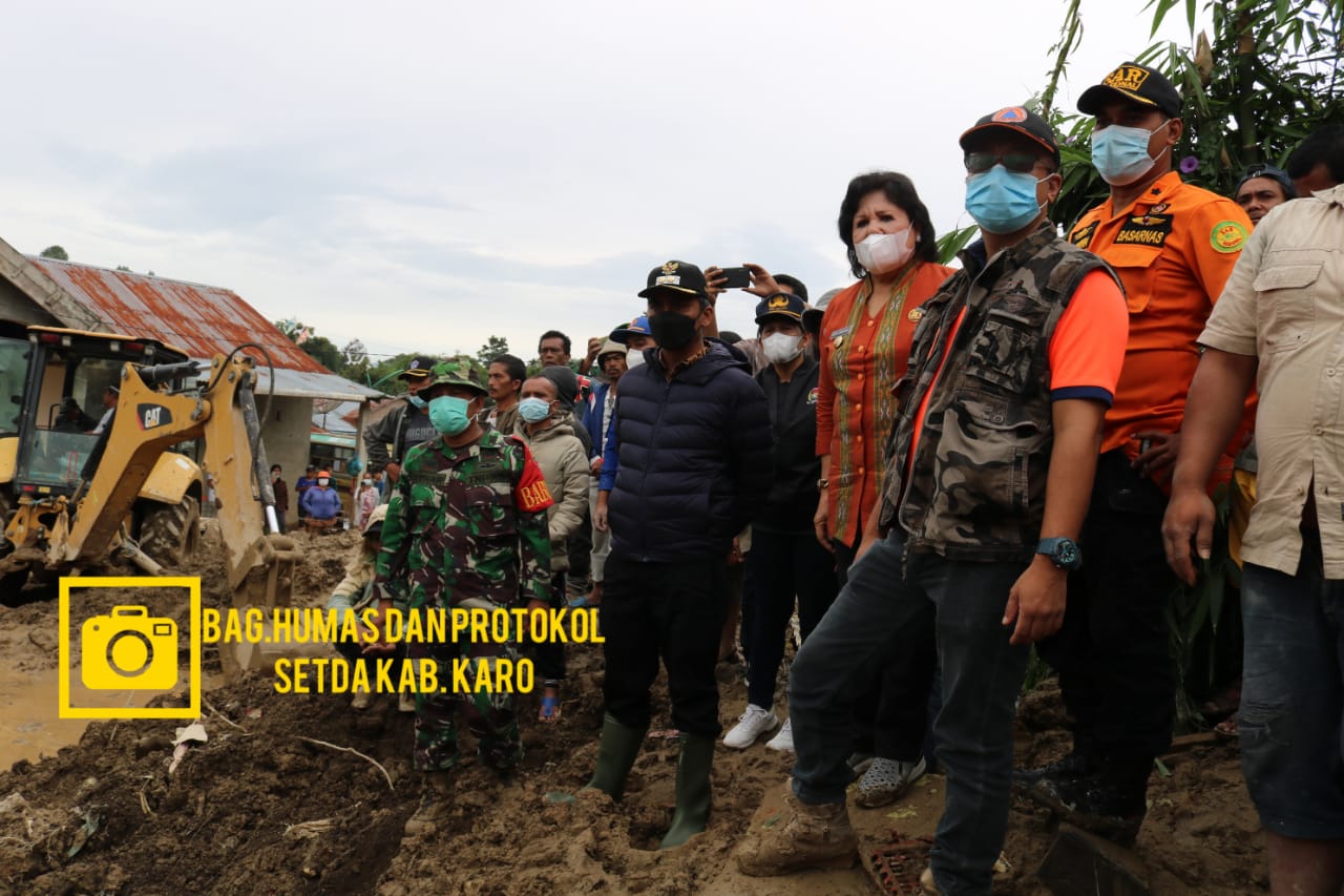 Bupati dan Wakil Bupati Karo Tinjau Bencana Tanah Longsor,  Ucapkan  Berduka Cita Bagi Korban