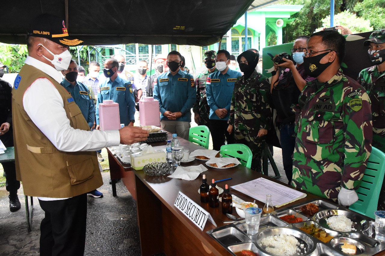 Kepala BNPB Apresiasi Inisiasi Korem 031/WB Dirikan Dapur Umum
