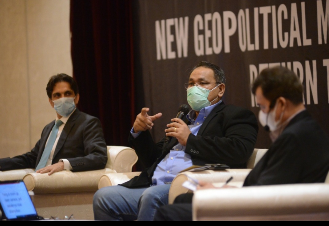 Teguh Santosa, Ketika Berbicara dalam “Diplomatic Forum” yang digelar Voice of Indonesia