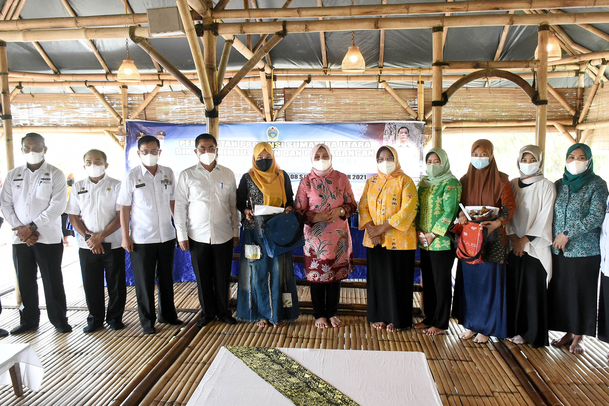 Berpotensi Jadi Produk Unggulan Daerah, Nawal Ajak Pembatik Desa Pematang Johar Terus Berinovasi