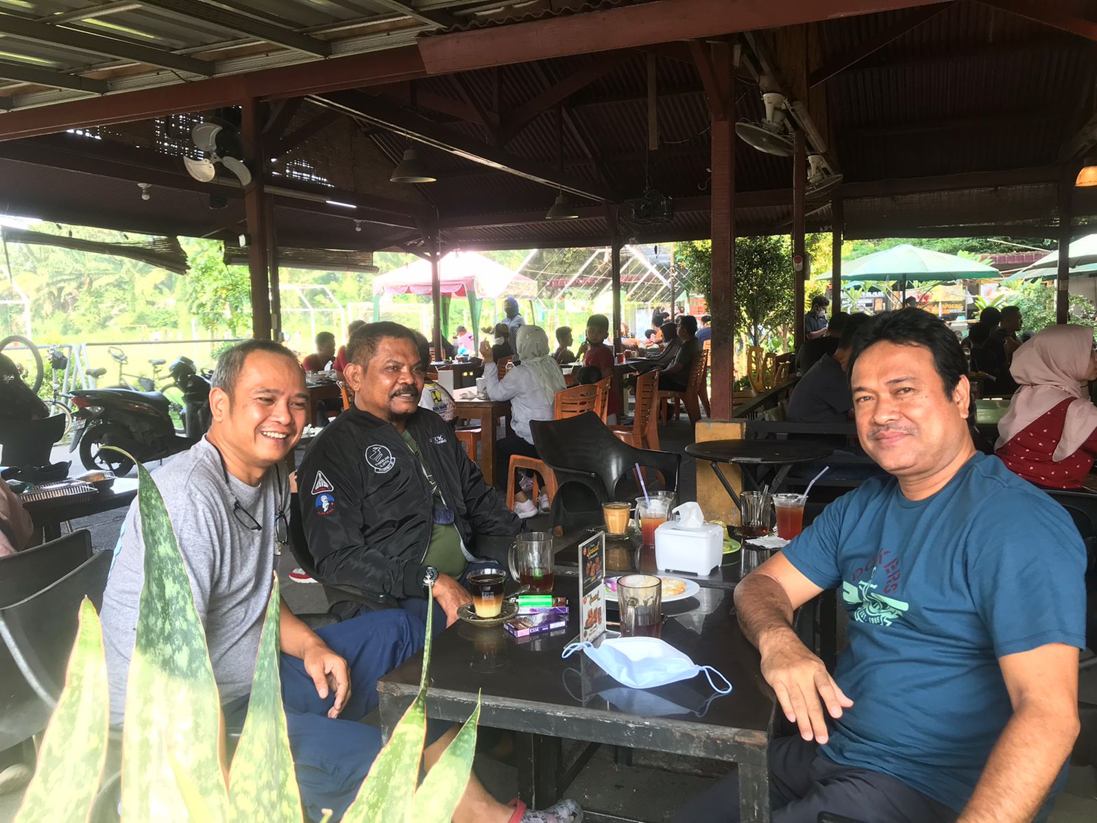 Rahudman Menyapa Warga Medan Lewat Jalan Kaki Pagi