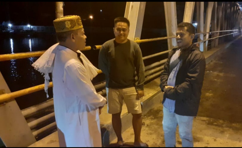 Plt Wali Kota Waris Thalib Meninjau Pemiliharaan Pengaspalan Jembatan Silau