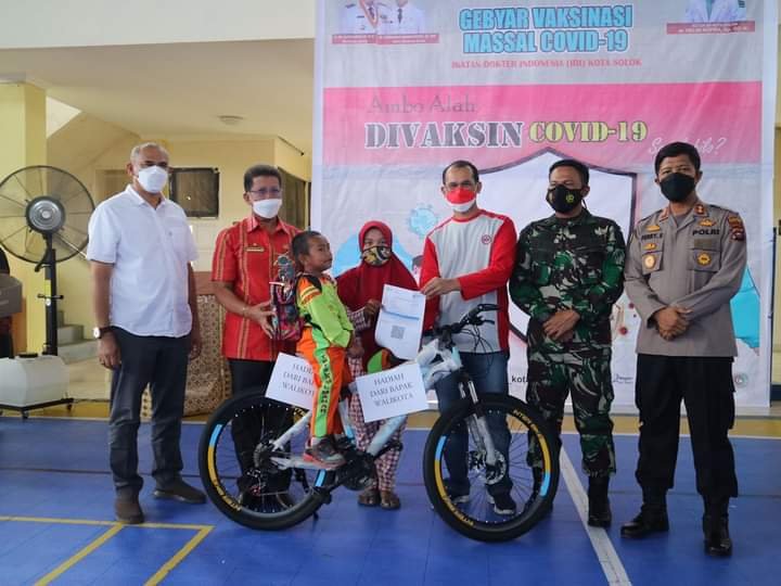 IDI Kota Solok menggelar Gebyar Vaksinasi Masal