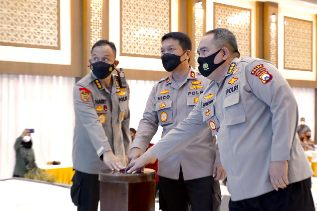 Launching Yankes Luar biasa, Polda Jatim Beri Jaminan Kesehatan Anak Yatim Piatu Korban Covid-19