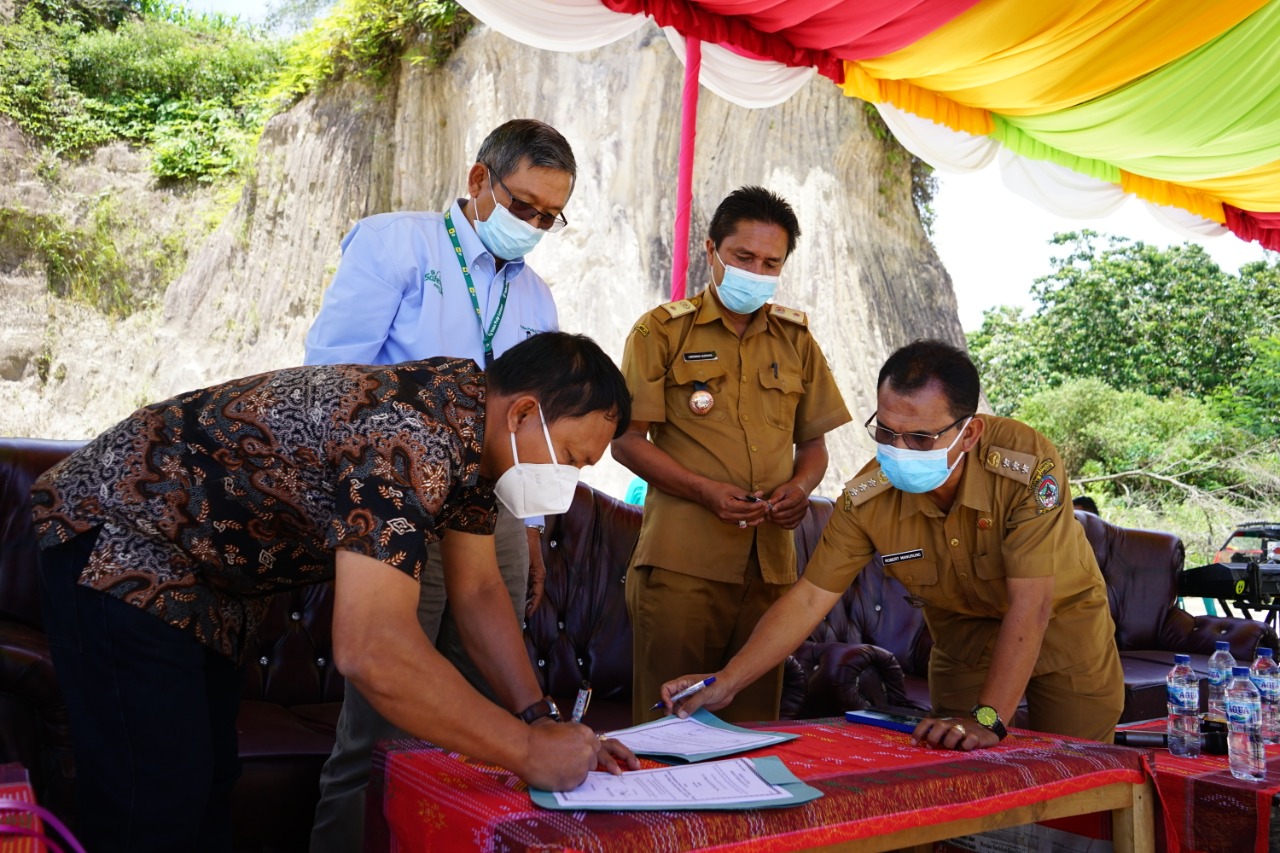 PT TPL Bangun 1.100 Meter Drainase Untuk Desa Lumban Gurning