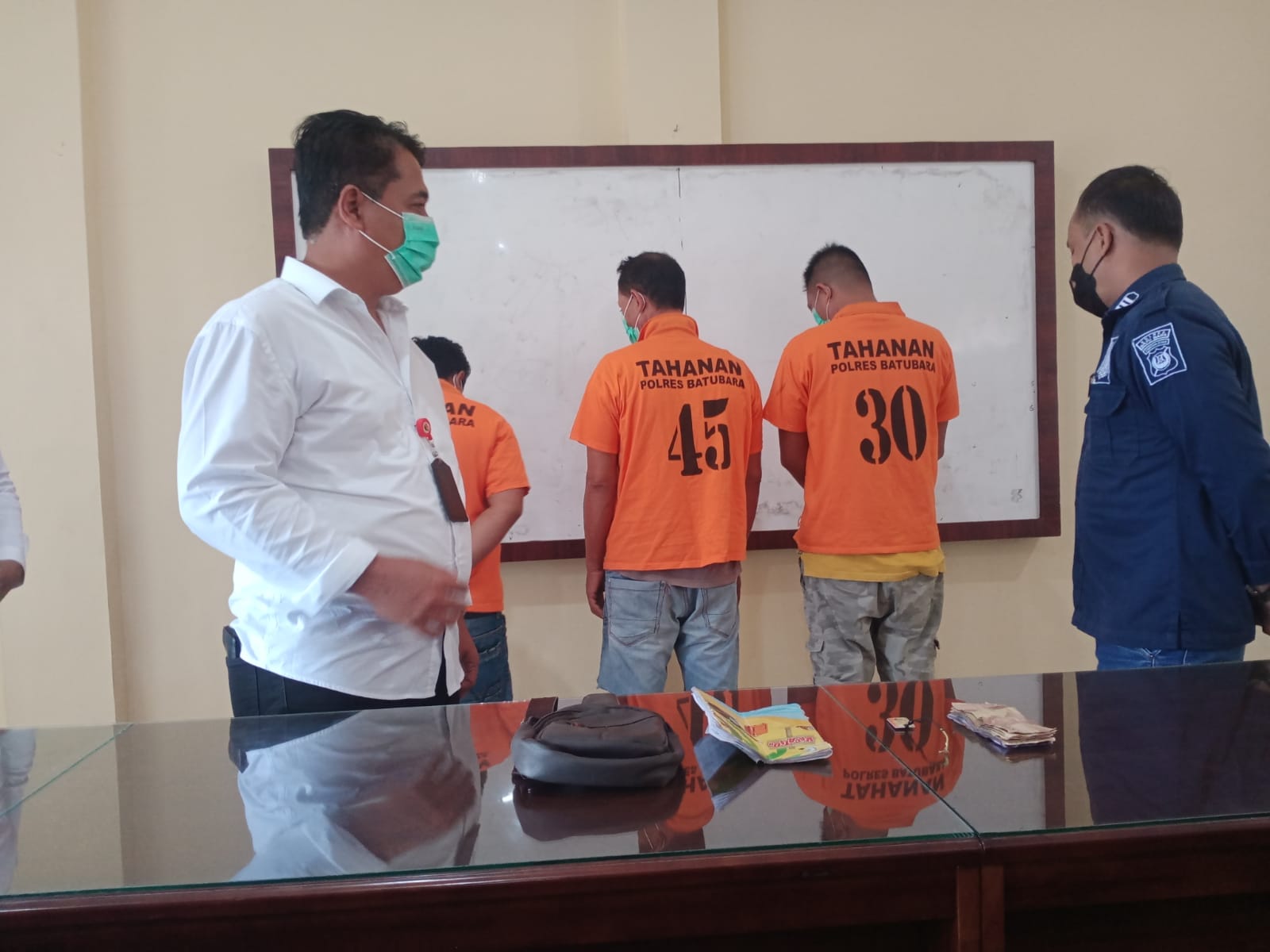 Reskrim Polres Amankan Mesin Judi Ikan Bersama 3 Orang