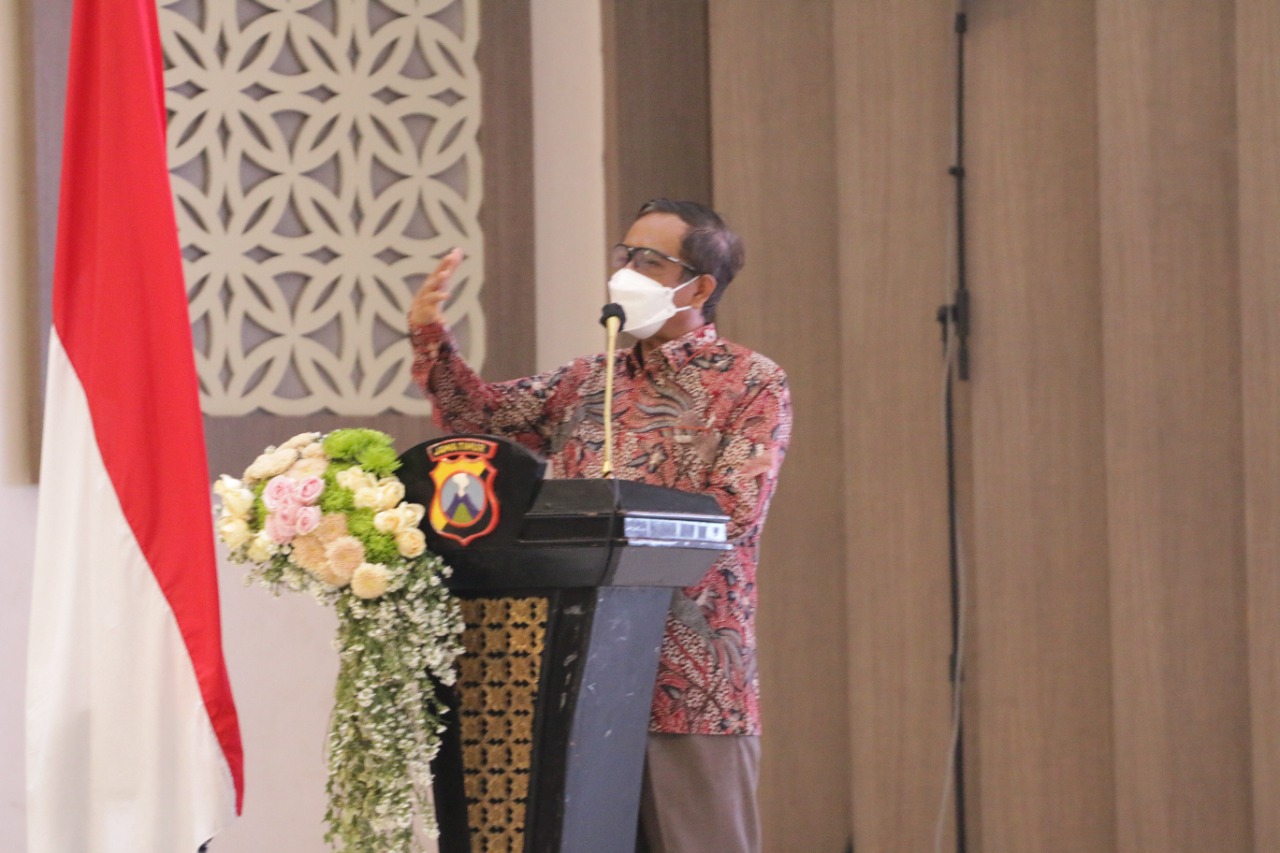 Menkopolhukam Silaturahmi Dengan Budayawan dan Seniman Se-Jatim di Gedung Mahameru Polda Jatim