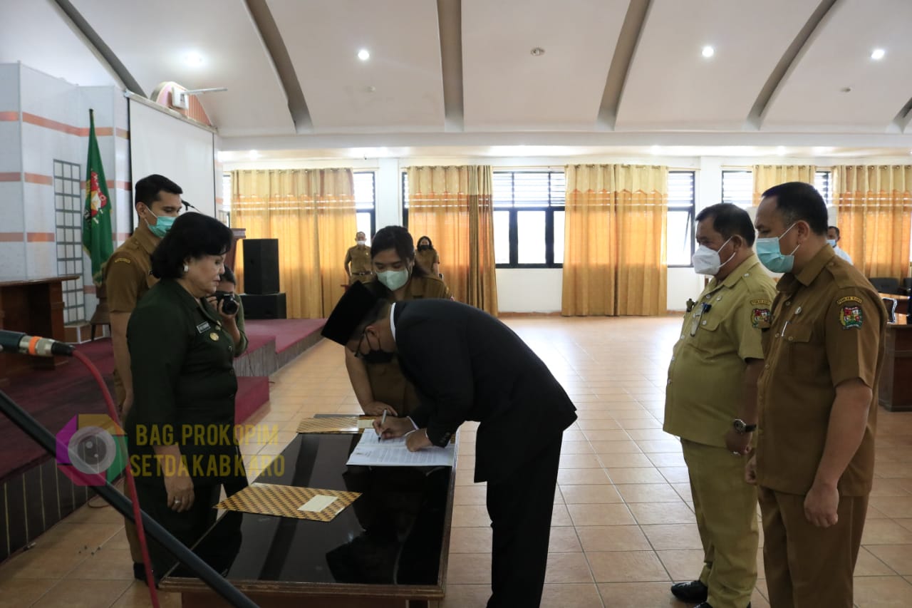 BUPATI KARO LANTIK JUSUP SUKATENDEL, S.T,MPD SEBAGAI DEWAN PENGAWAS PDAM TIRTA MALEM KABUPATEN KARO