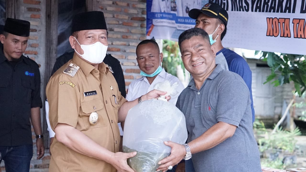 Waris Tholib Hadiri Penyaluran Bantuan Sarana Produksi Budidaya Ikan