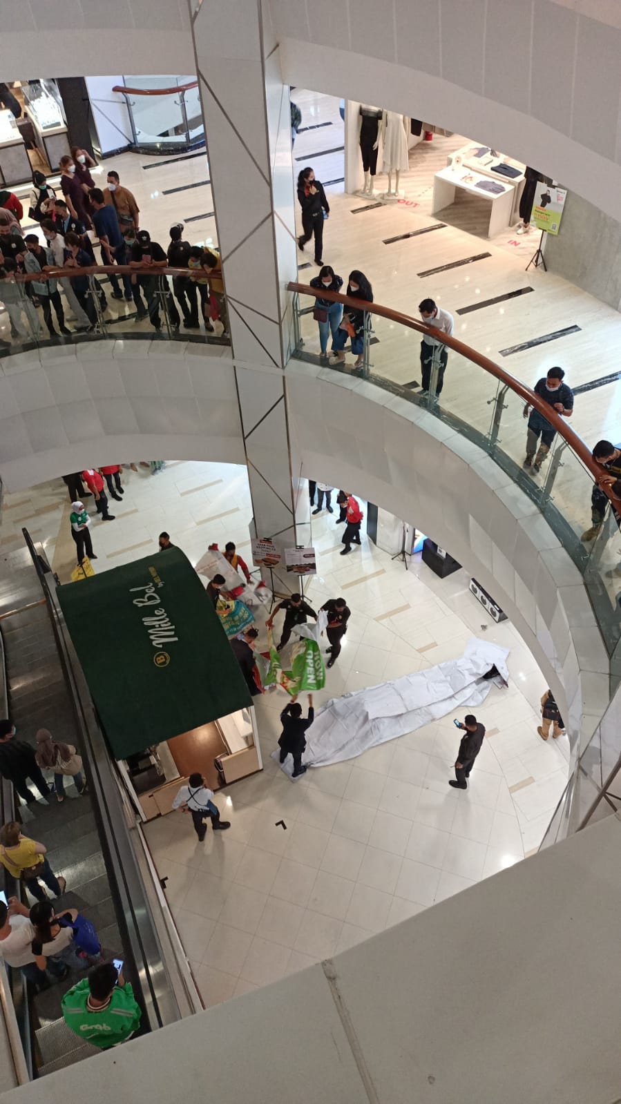 Pengunjung Centre Point Ditemukan Tewas