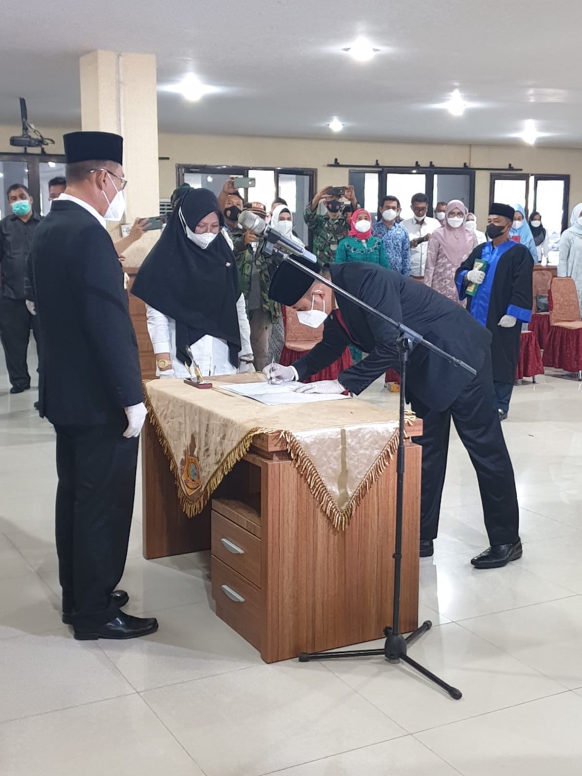 Bupati Edimin Lantik Heri Wahyudi Sebagai Sekda Kabupaten Labusel