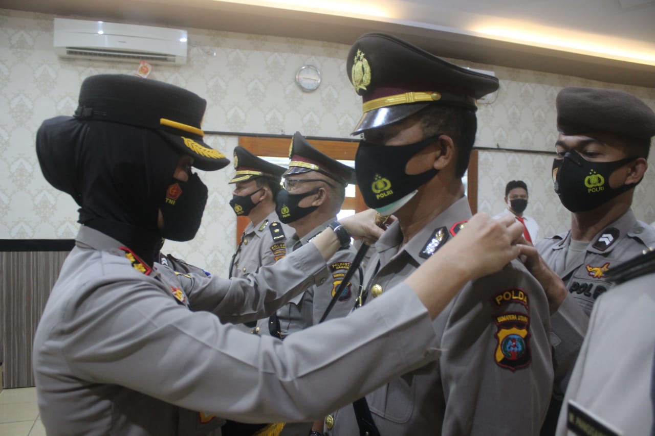 Kapolres AKBP Juliani Prihartini,  Pimpin Langsung Sertijab Kabag Ops, Kasat Intelkam dan Kapolsek