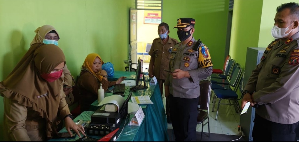 Kapolres Langkat Kunjungan Pengecekan Vaksinasi Di Puskesmas Pangkalan Brandan