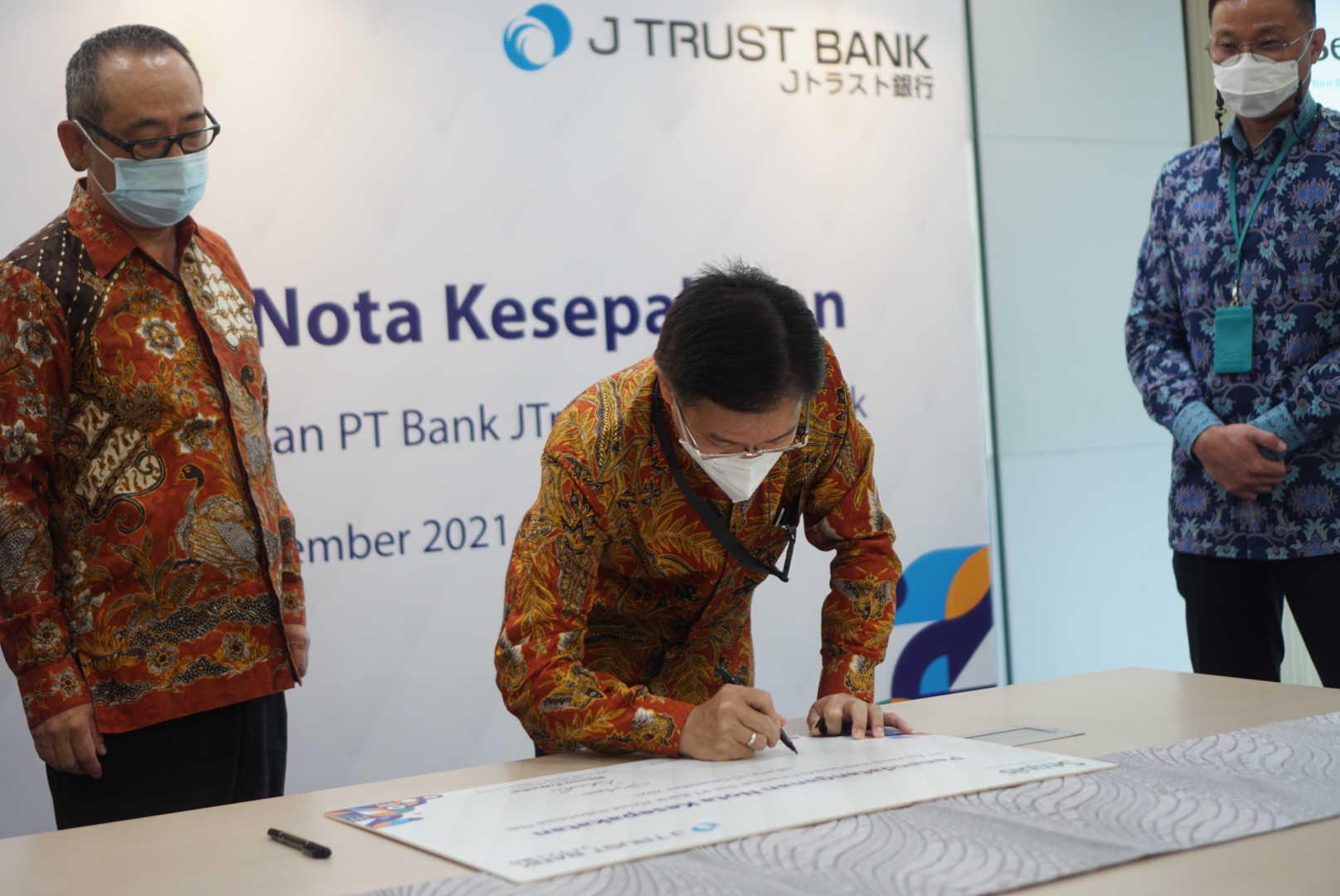 Sequis Financial Jalin Kerja Sama dengan J Trust Bank
