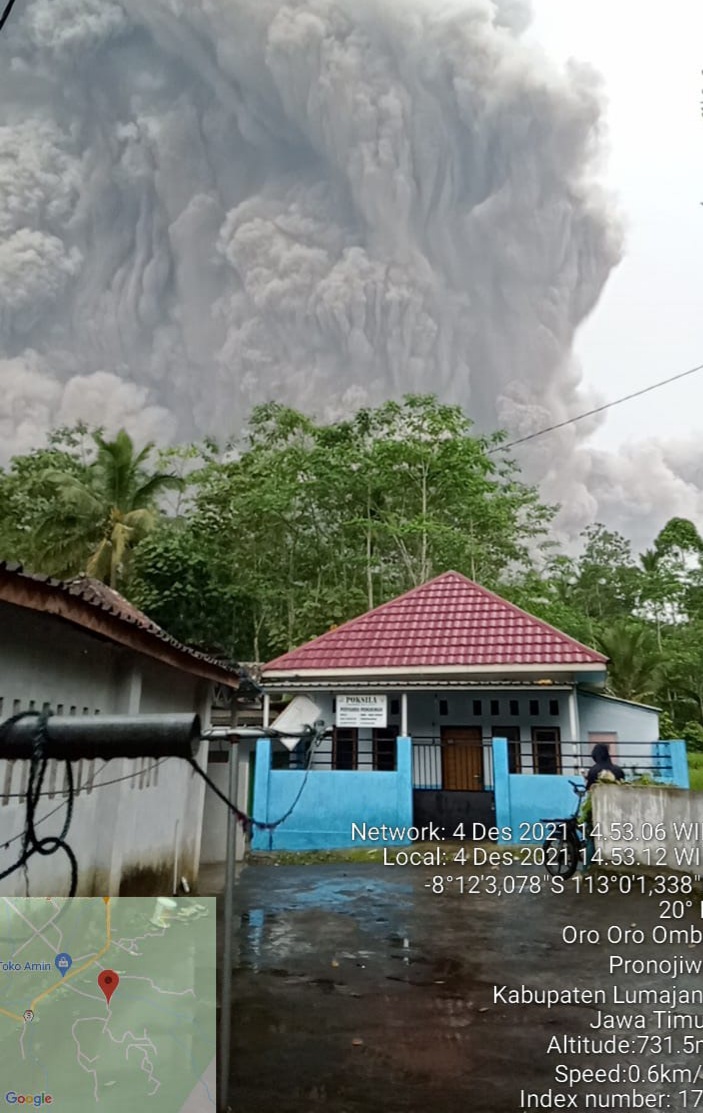 Gunung Semeru Erupsi,  Warga Panik