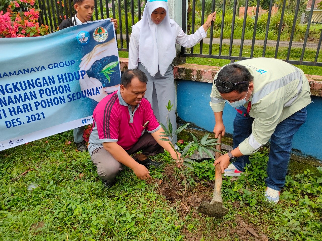 Priamanaya Group Lakukan Penanaman Pohon dan Seminar Lingkungan Hidup