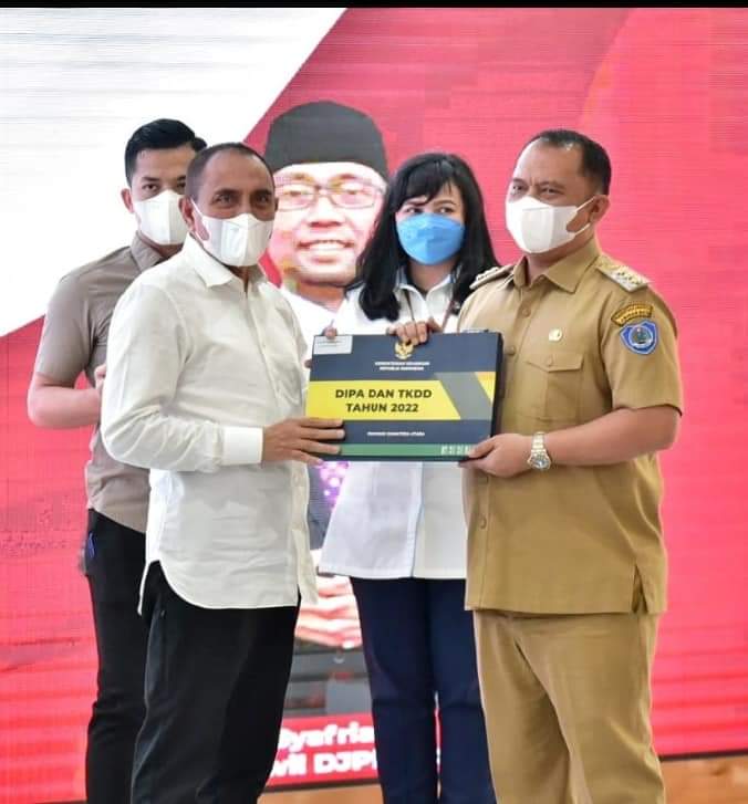 Gubernur Sumatera Utara Serahkan DIPA dan TKDD Tahun Anggaran 2022 Secara Simbolis Kepada Bupati Labuhanbatu