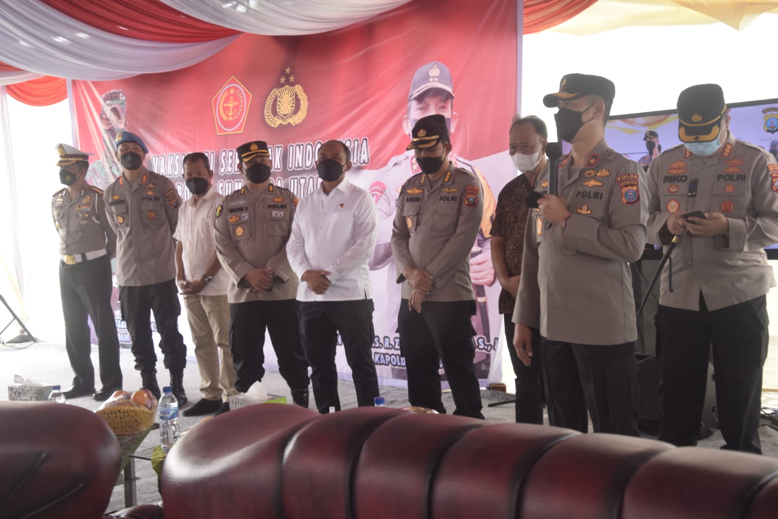 Wakapolda Sumut Hadiri Vaksinasi Massal Serentak Via Zoom Meeting Dengan Kapolri