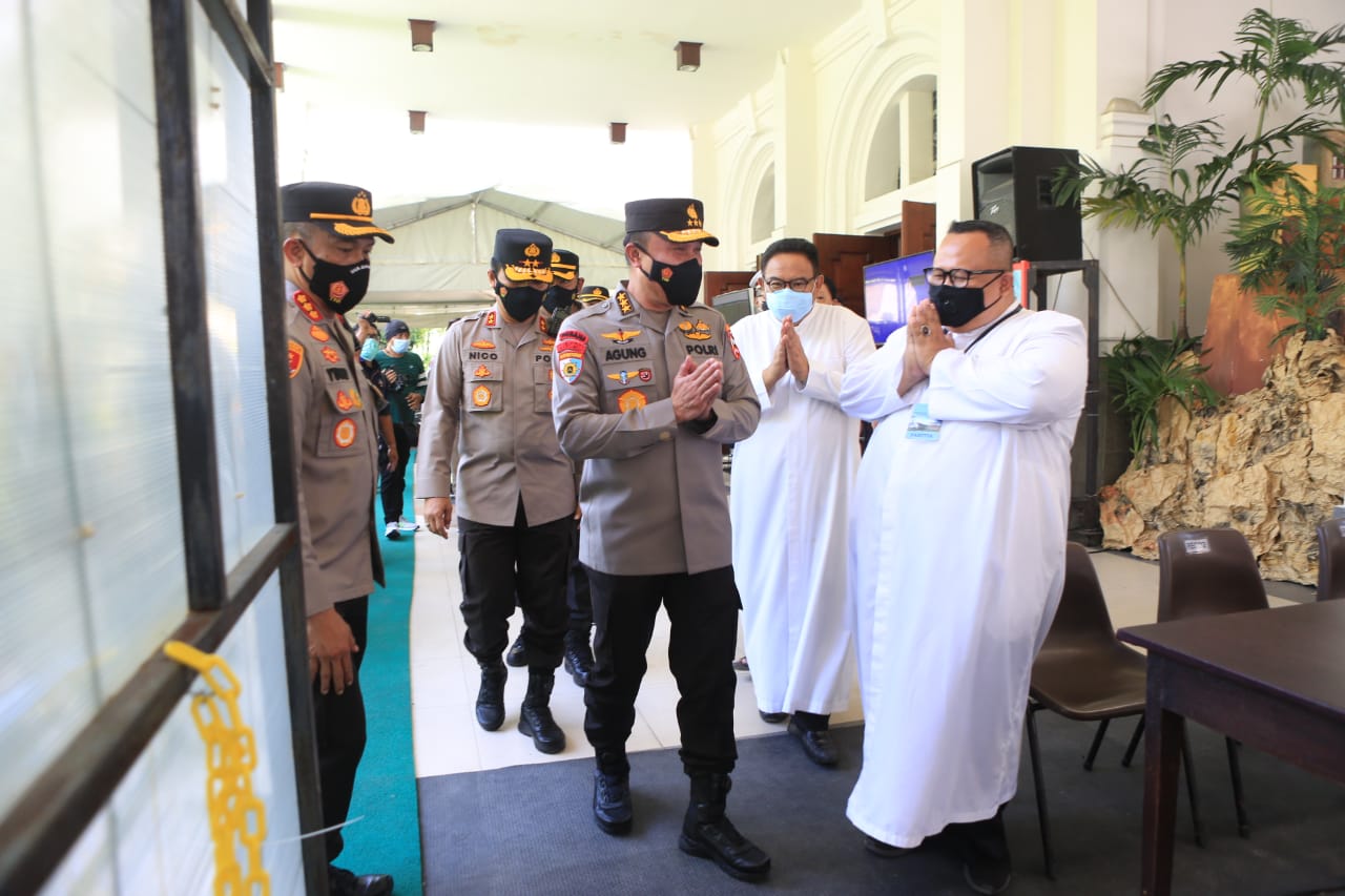 Irwasum Polri Cek Prokes serta Pengamanan  di Tempat Ibadah dan Stasiun