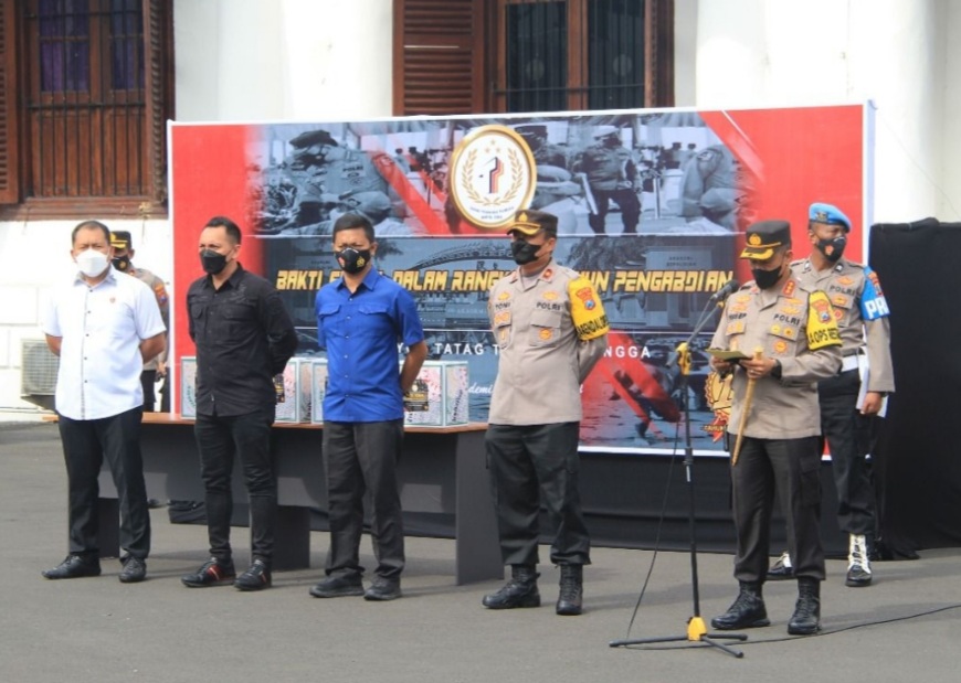 17 Tahun Mengabdi, Alumni Akpol 2004 Batalyon Tatag Trawang Tungga Menggelar Bakti Sosial di Surabaya