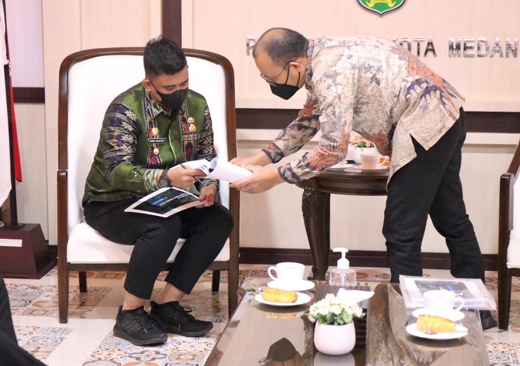 Bobby Nasution Terima Audiensi Staf Khusus Menteri Koperasi dan UKM serta Dirut PT KIM