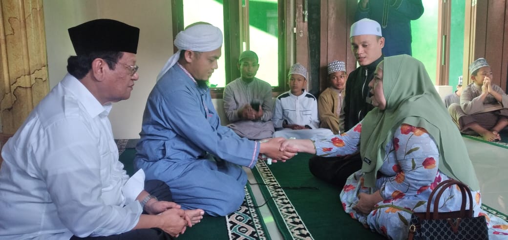 Berikan Infaq, Keluarga Besar H.Marataman Siregar Kunjungi Pesantren dan Panti Asuhan 
