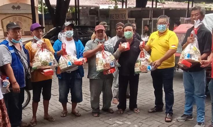 Sambut Tahun Baru Imlek 2573, Komunitas SATU HATI Berbagi 600 Parsel ke Warga Tionghoa