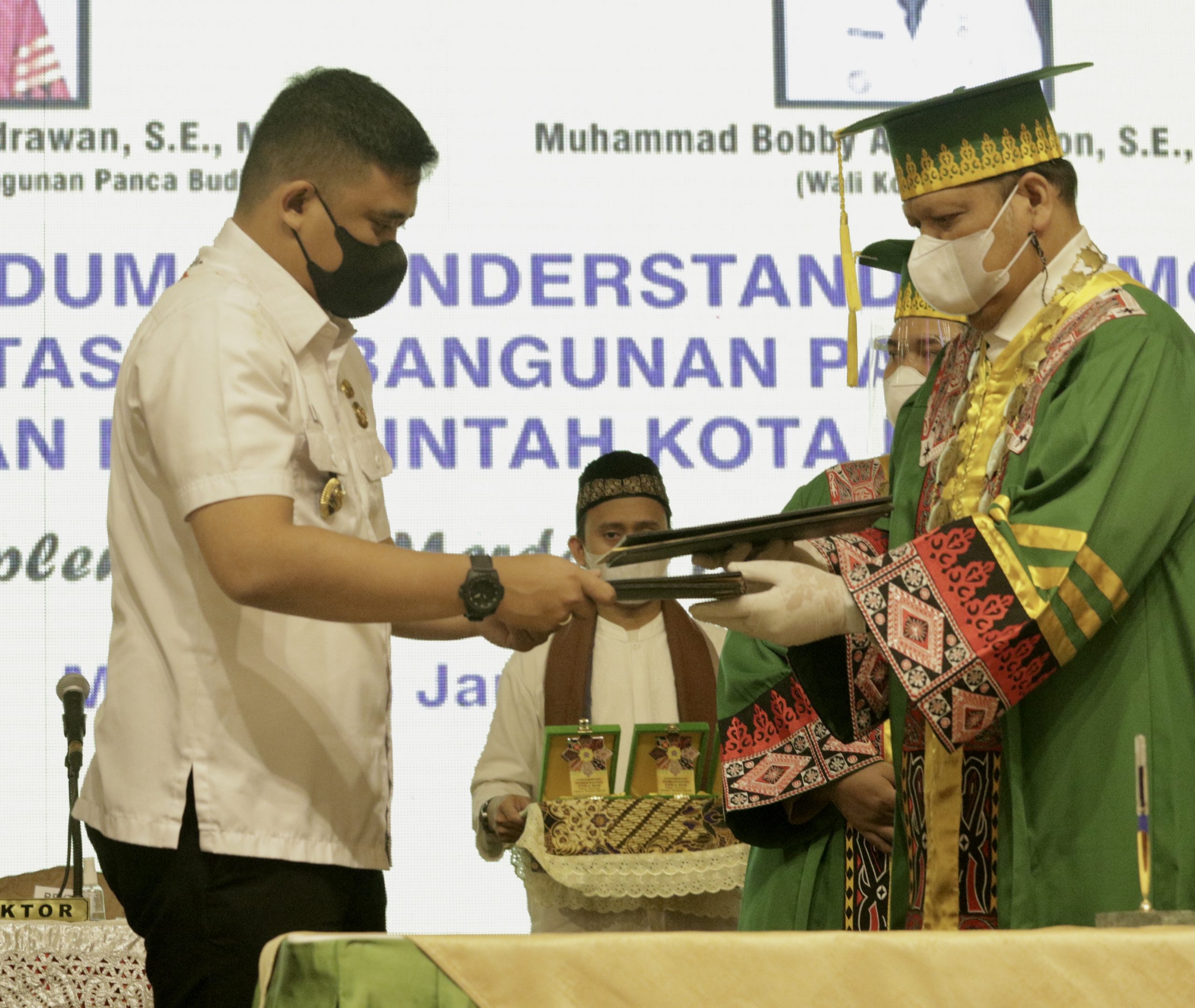 Bobby Hadiri Wisuda Unpab, Walikota Medan Bobby Nasution Mou dengan Rektor Unpad Rektor, Dr. H. Muhammad Isa Indrawan, Ini Isinya