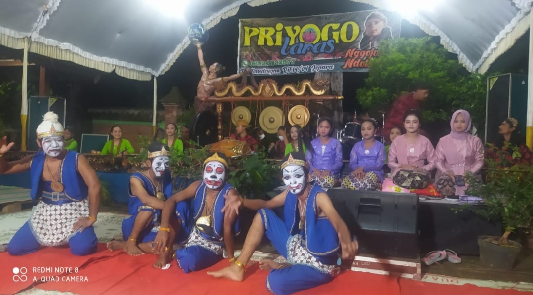 GELAR SENI DAN SARASEHAN BUDAYA DI JOGLO HADIPURAN JEPARA.