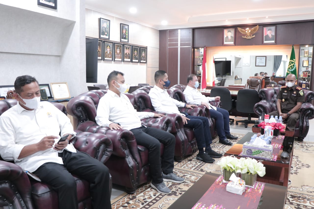 Kajari Medan terima silaturahmi dan  audiensi KADIN Medan