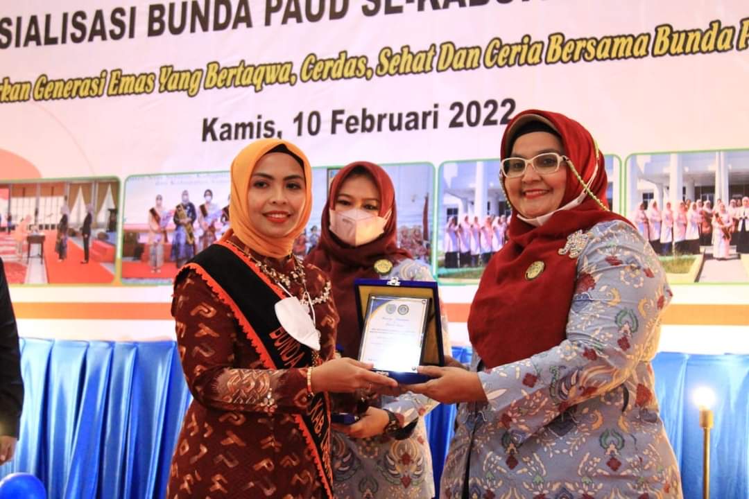 Bupati Kukuhkan Kelompok Kerja Bunda PAUD Labuhanbatu Periode 2021-2024
