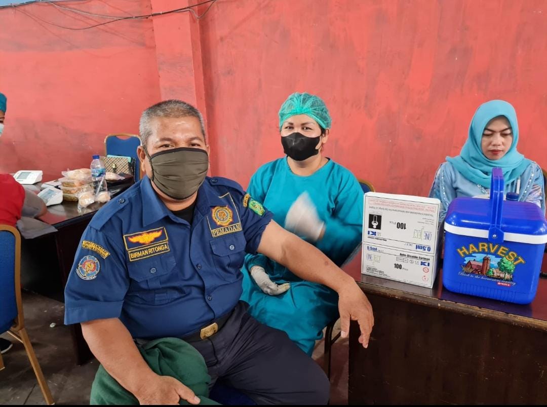 Dukung Percepatan Program Vaksinasi Covid-19, Pegawai Dinas P2K Medan di Suntik Vaksin Booster