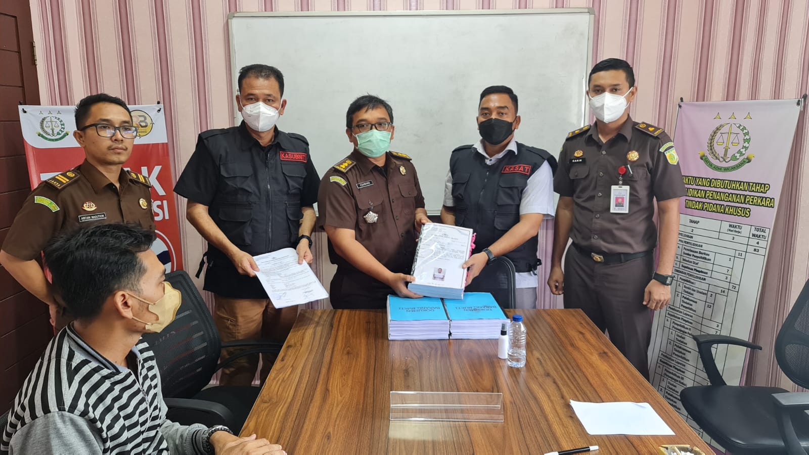 Polrestabes Medan Limpahkan Berkas Tahap II Kasus Korupsi Kecurangan Pengiriman Paket Pos 