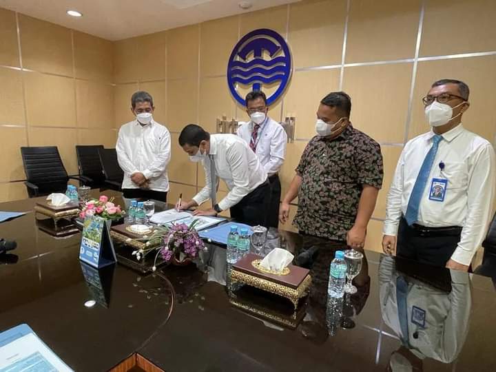 Kadiv, Kacab, Ka In Perumda Tirtanadi Menandatanganan KPI Dan Pakta Integritas 